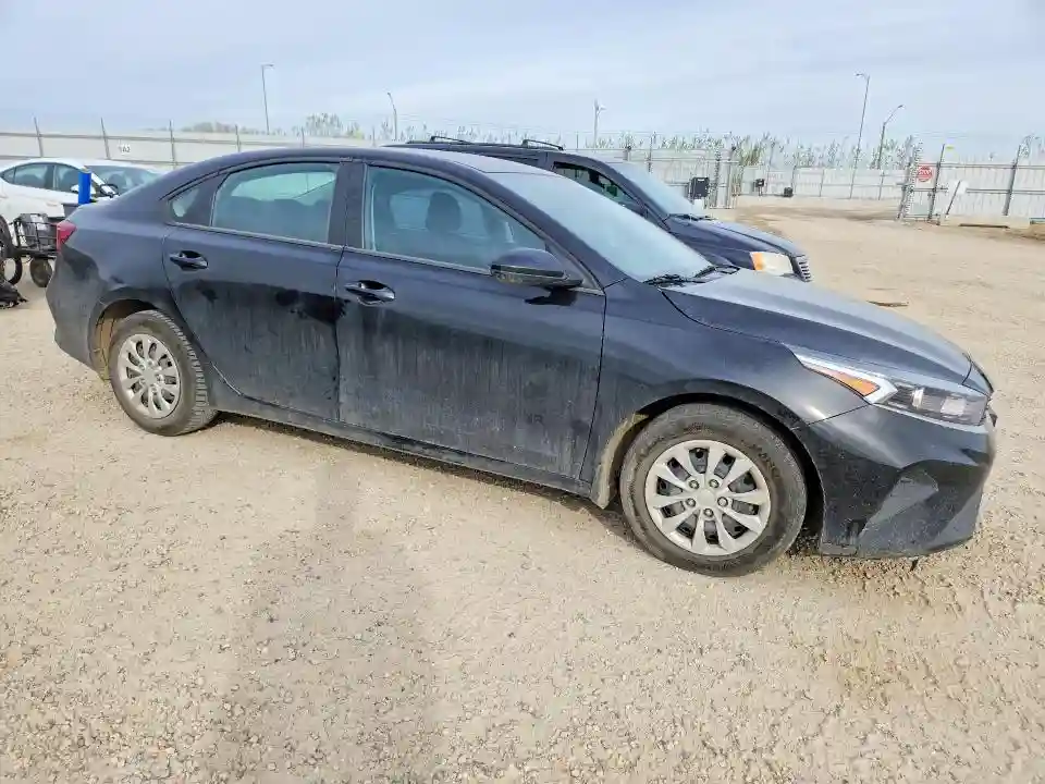 3KPF24AD7PE656629 2023 KIA FORTE-3