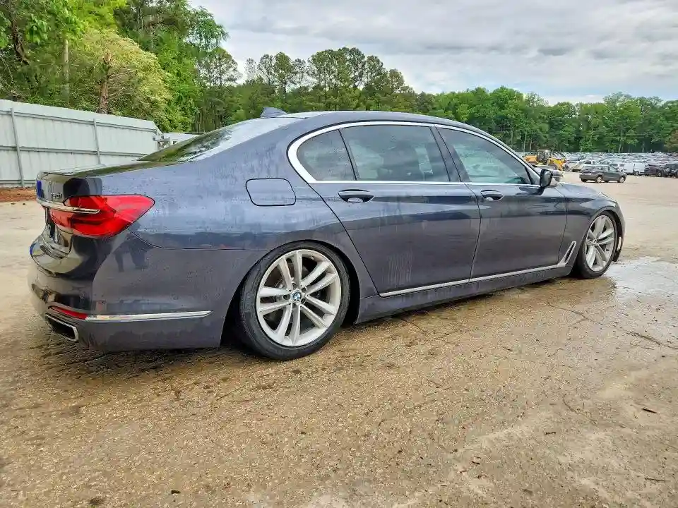 WBA7F2C5XHG421725 2017 BMW 7 SERIES-2
