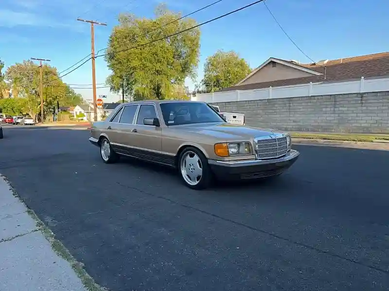 WDBCA33A5DB041393 1983 MERCEDES-BENZ 380-CLASS-0
