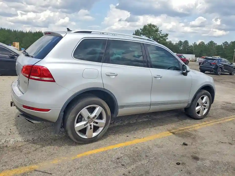 WVGEP9BP4DD012632 2013 VOLKSWAGEN TOUAREG-2