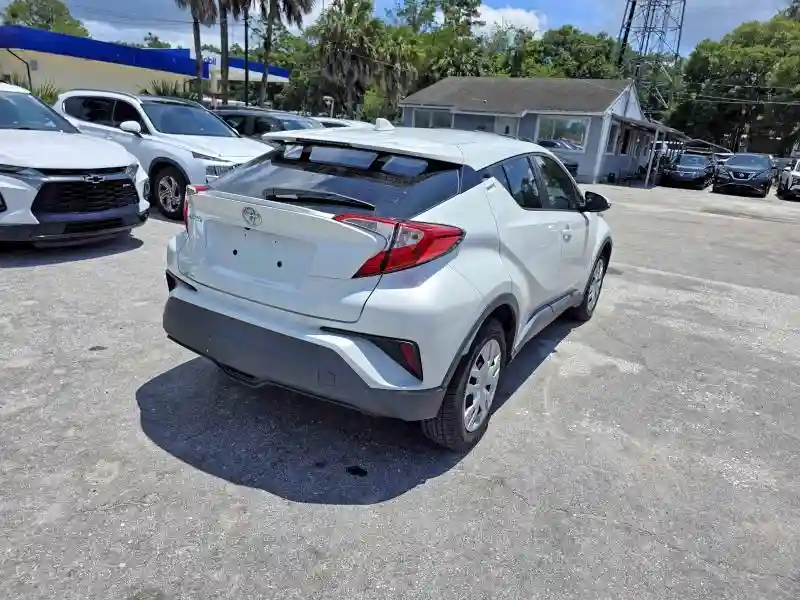 NMTKHMBXXMR130551 2021 TOYOTA C-HR-3