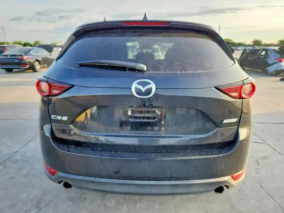JM3KFACM8J0405821 2018 MAZDA CX-5-5