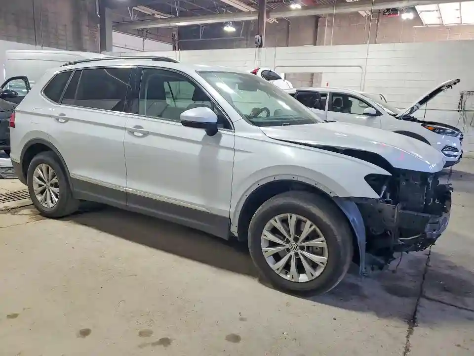 3VV2B7AX6JM100224 2018 VOLKSWAGEN TIGUAN-3