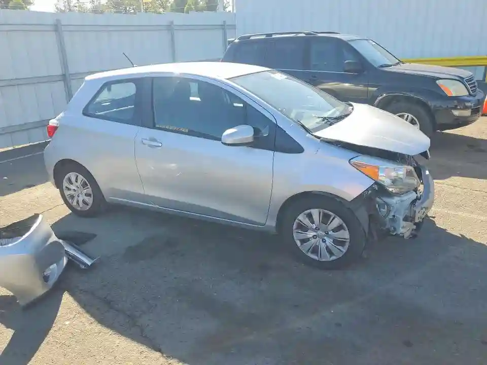 VNKJTUD38EA009030 2014 TOYOTA YARIS-3