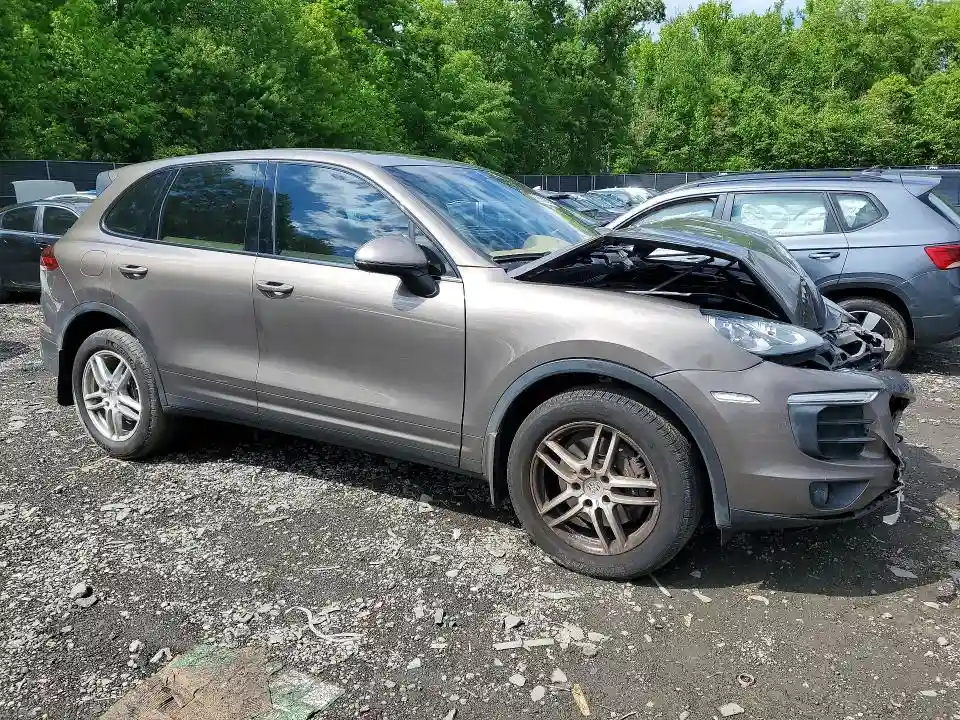 WP1AA2A23GKA14193 2016 PORSCHE CAYENNE-3