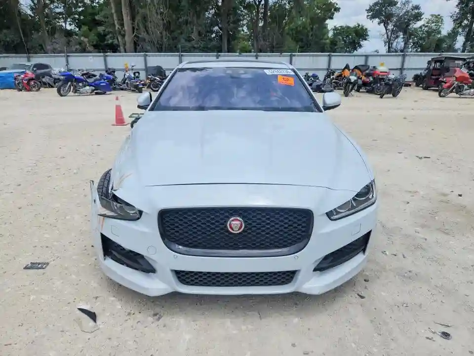 SAJAF4BV4HA971352 2017 JAGUAR XE-4