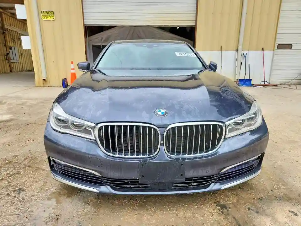 WBA7F2C5XHG421725 2017 BMW 7 SERIES-4