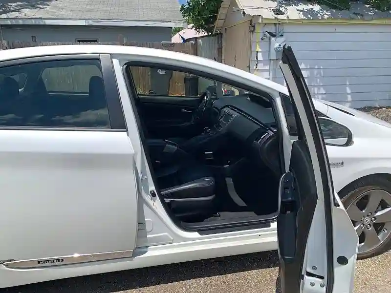 JTDKN3DU6F0426941 2015 TOYOTA PRIUS-4