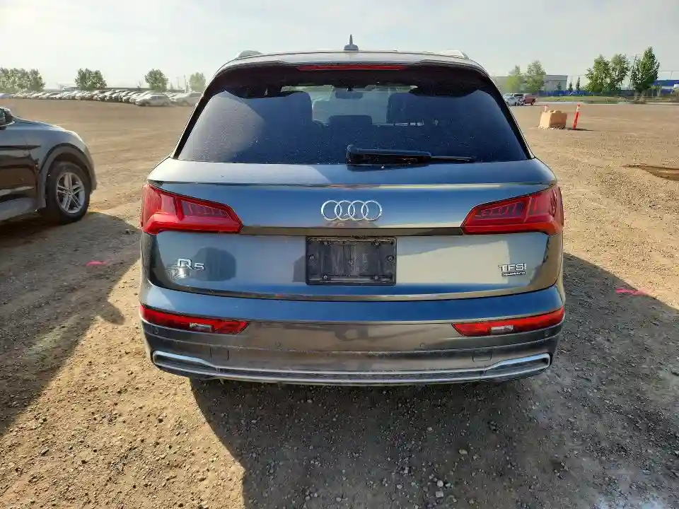WA1FNAFY9J2160814 2018 AUDI Q5-5