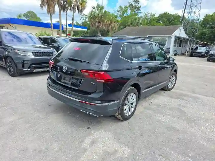 3VV3B7AX5JM078365 2018 VOLKSWAGEN TIGUAN-3