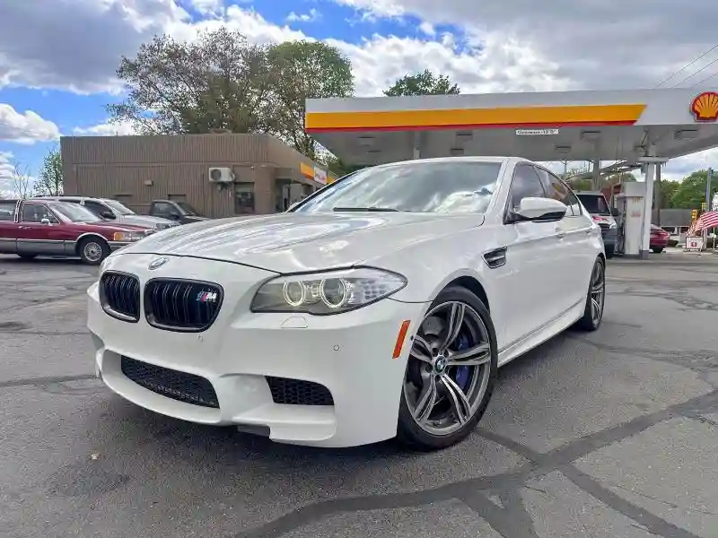WBSFV9C57DD095641 2013 BMW M5-1