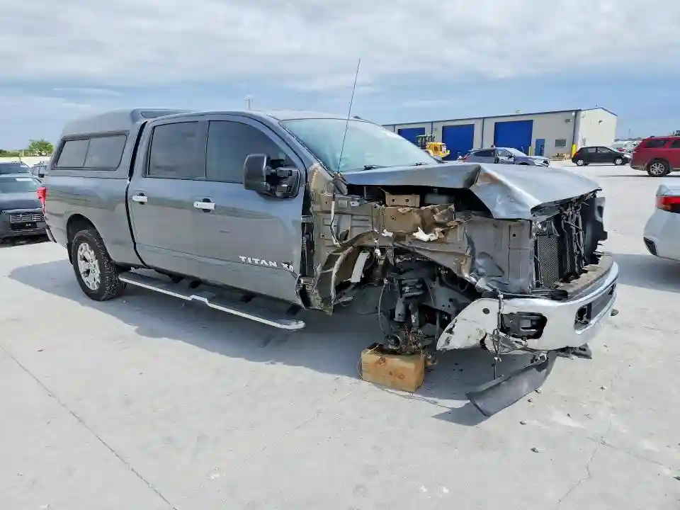 1N6BA1F4XHN569391 2017 NISSAN TITAN-3