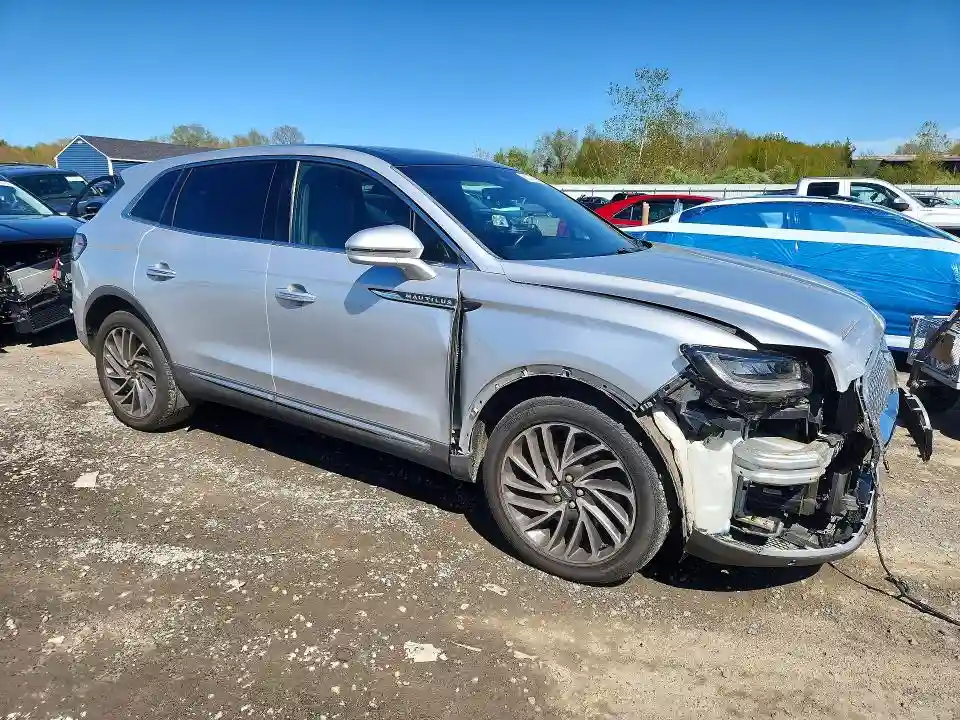 2LMPJ8L98KBL47825 2019 LINCOLN NAUTILUS-3