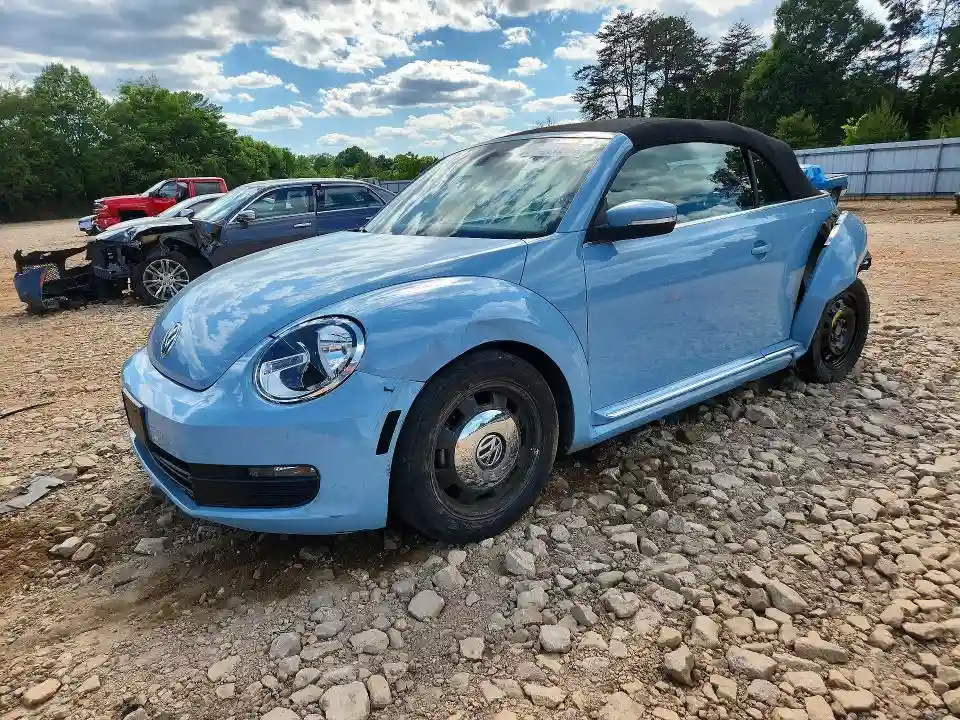 3VW517AT1GM803618 2016 VOLKSWAGEN BEETLE-0