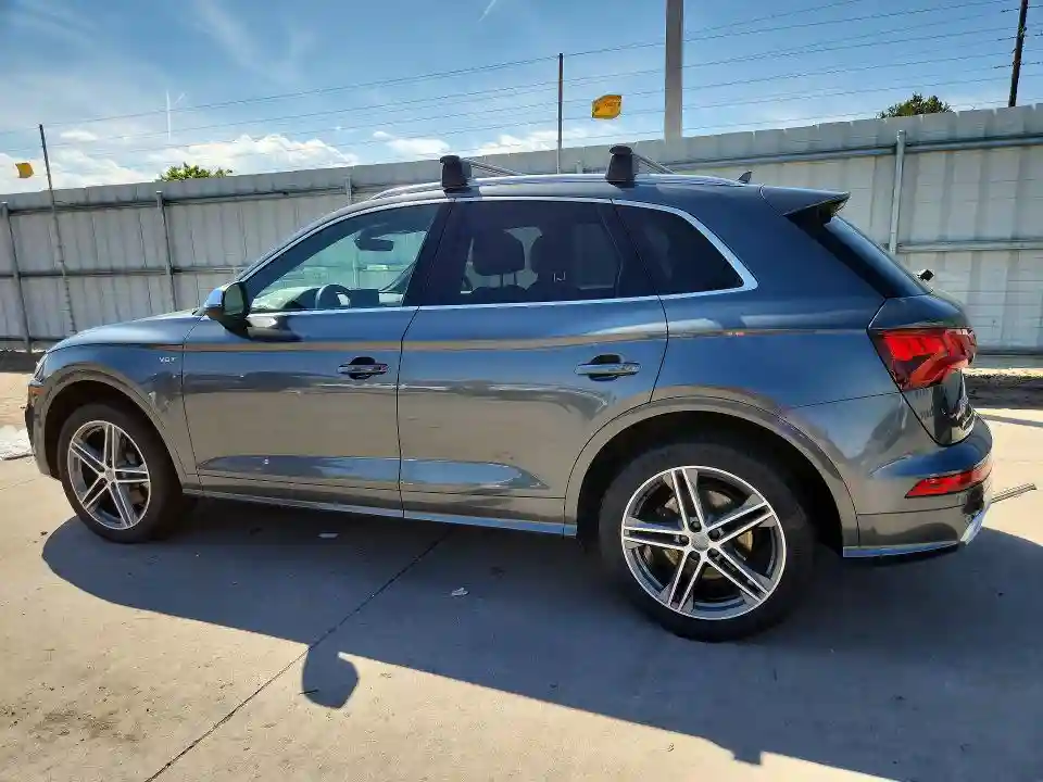 WA1A4AFY0J2166580 2018 AUDI SQ5-1
