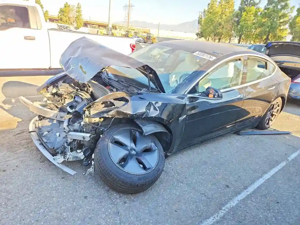 5YJ3E1EB8KF391577 2019 TESLA MODEL 3-0