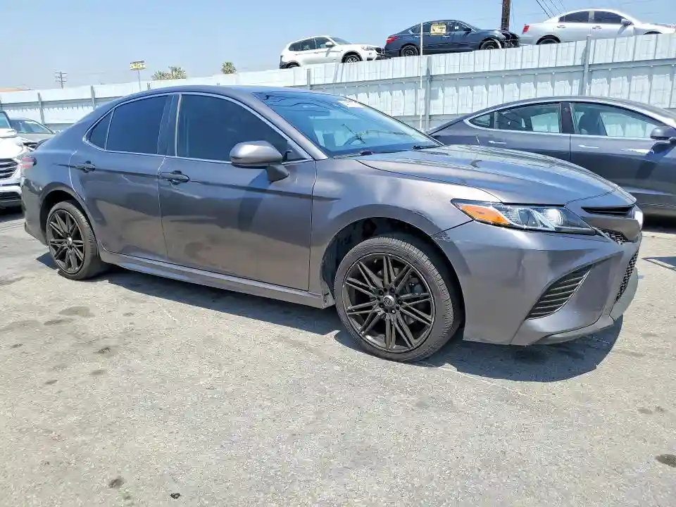 4T1B11HK8JU114612 2018 TOYOTA CAMRY-3