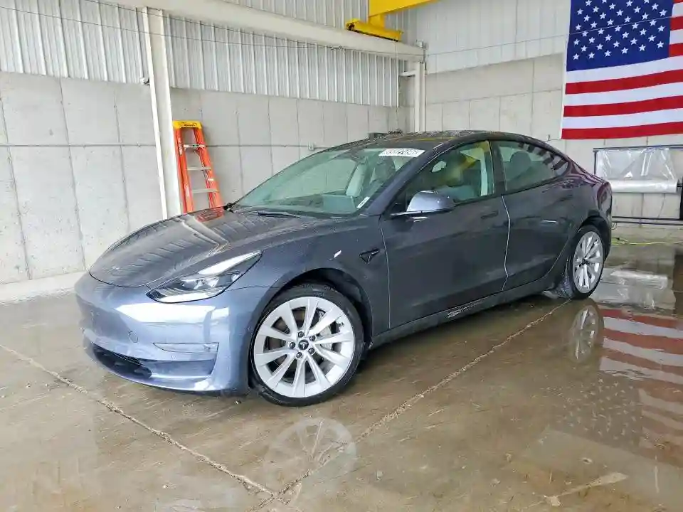 5YJ3E1EA8NF288218 2022 TESLA MODEL 3-0