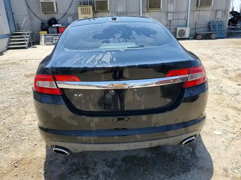 SAJWA0FBXBLS13119 2011 JAGUAR XF-5