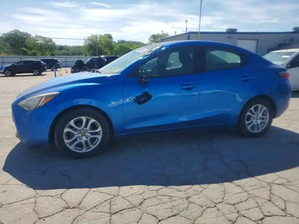 3MYDLBYV3HY191680 2017 TOYOTA YARIS-0