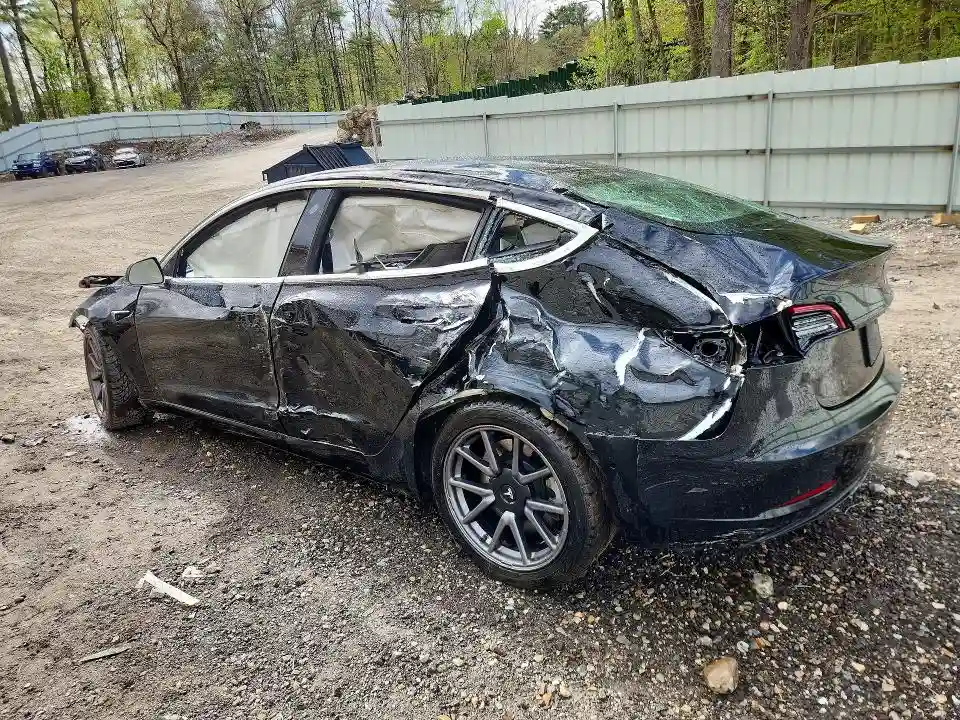 5YJ3E1EB8JF184315 2018 TESLA MODEL 3-1