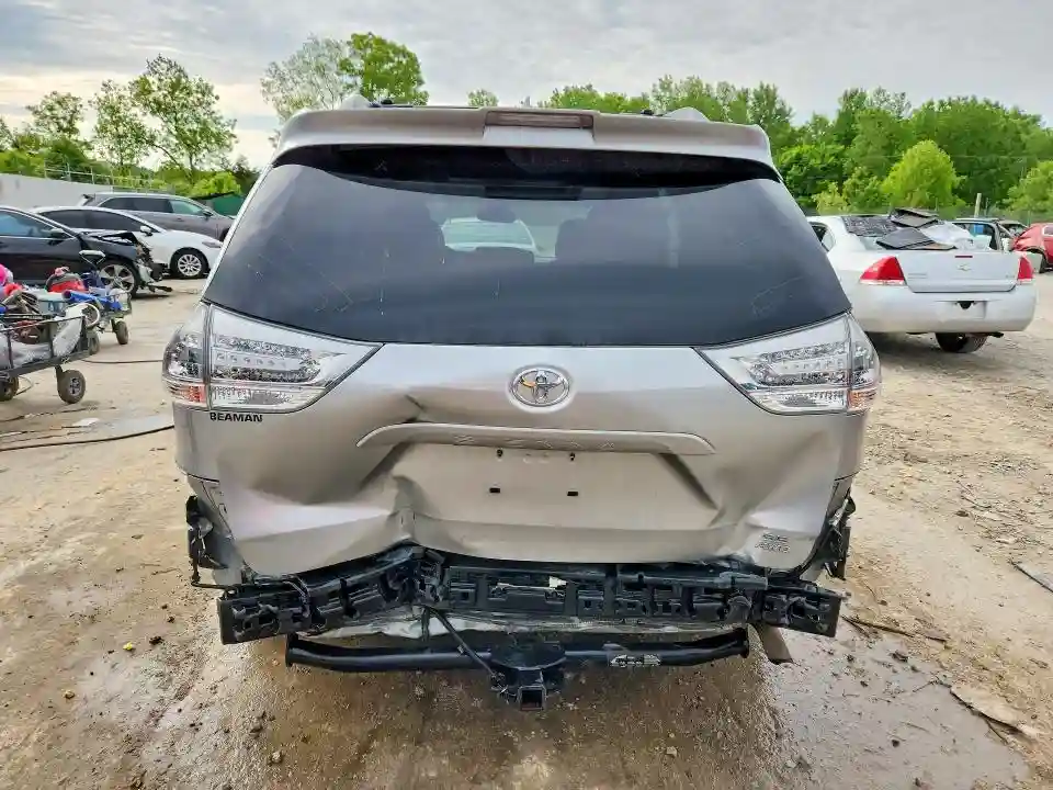 5TDEZ3DC4KS218346 2019 TOYOTA SIENNA-5