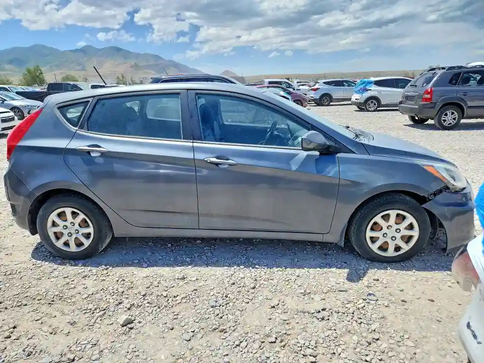 KMHCT5AEXCU056807 2012 HYUNDAI ACCENT-3