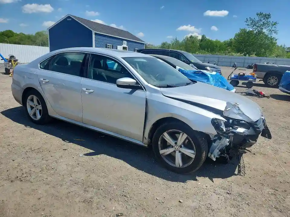 1VWBP7A37DC120627 2013 VOLKSWAGEN PASSAT-3