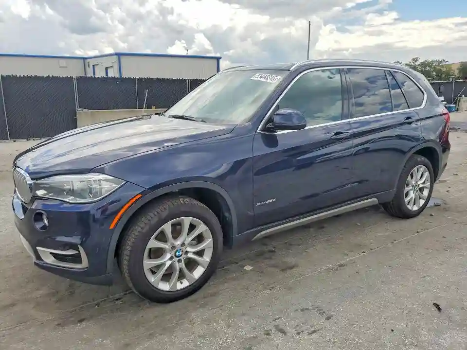 5UXKS4C52J0Y19643 2018 BMW X5-0