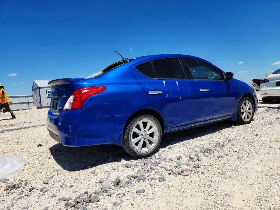 3N1CN7AP3FL864252 2015 NISSAN VERSA-2