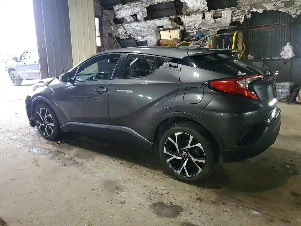 NMTKHMBX8JR008444 2018 TOYOTA C-HR-1