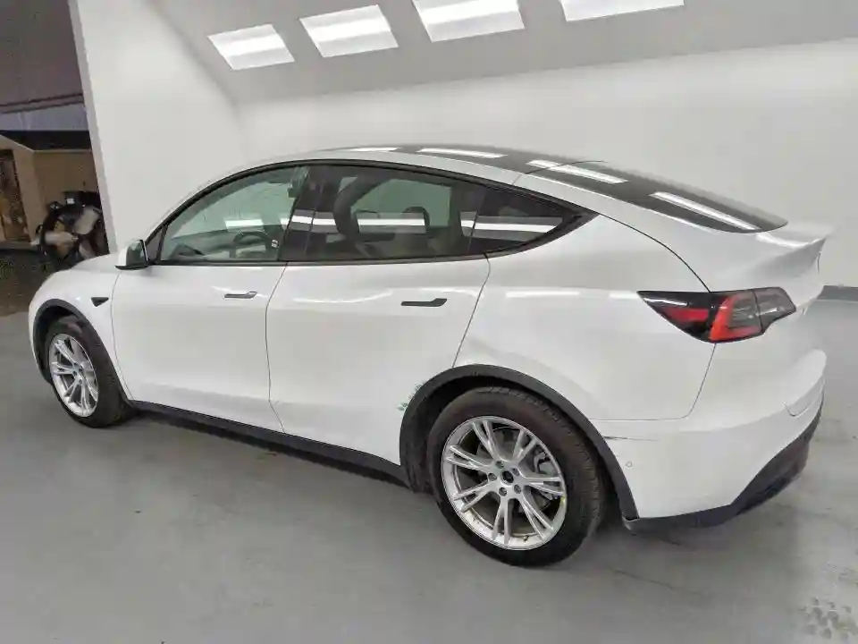 5YJYGDED6MF116182 2021 TESLA MODEL Y-1