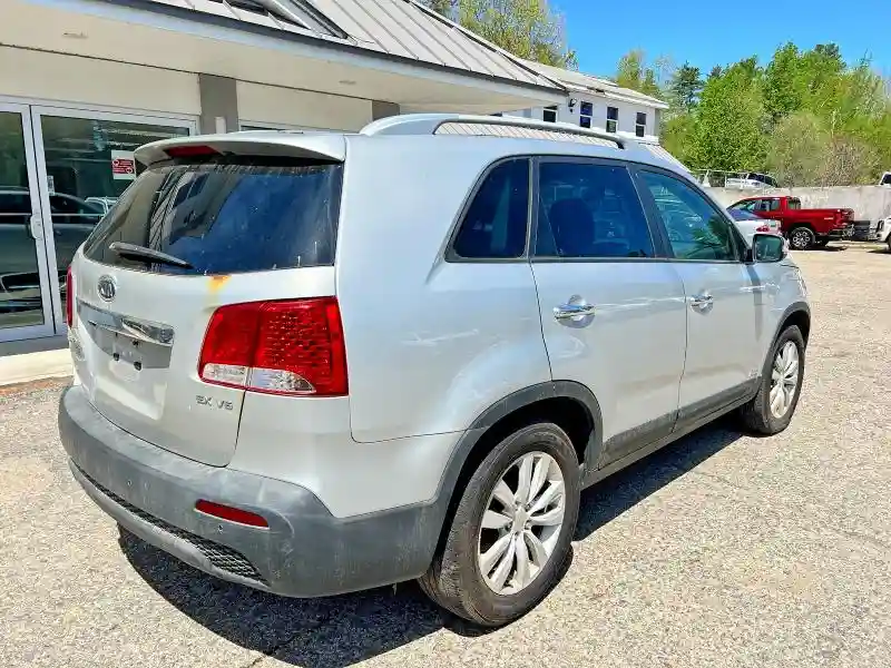 5XYKUDA24BG001539 2011 KIA SORENTO-3