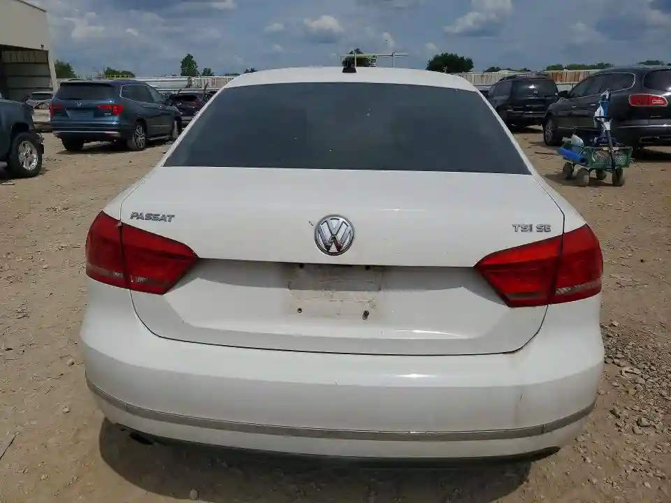 1VWBS7A3XFC032981 2015 VOLKSWAGEN PASSAT-5
