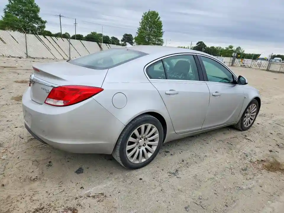 W04GP5EC5B1001954 2011 BUICK REGAL-2