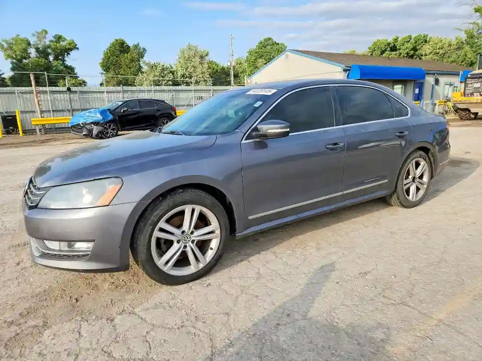 1VWCN7A33DC108131 2013 VOLKSWAGEN PASSAT-0