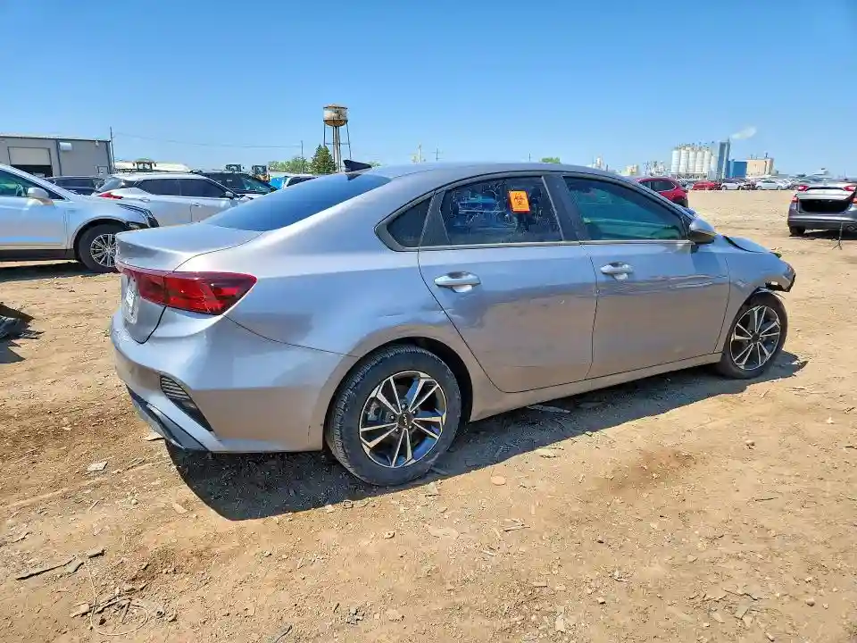 3KPF24AD6RE776635 2024 KIA FORTE LXS-2