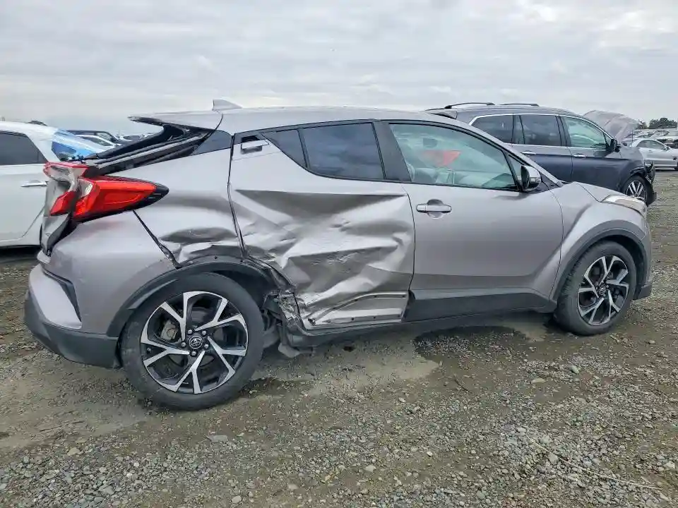 NMTKHMBX2JR024106 2018 TOYOTA C-HR-2
