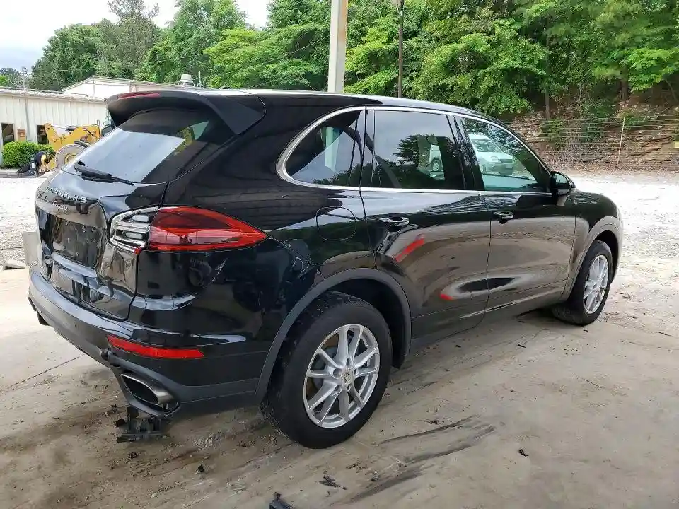 WP1AA2A26GKA09778 2016 PORSCHE CAYENNE-2