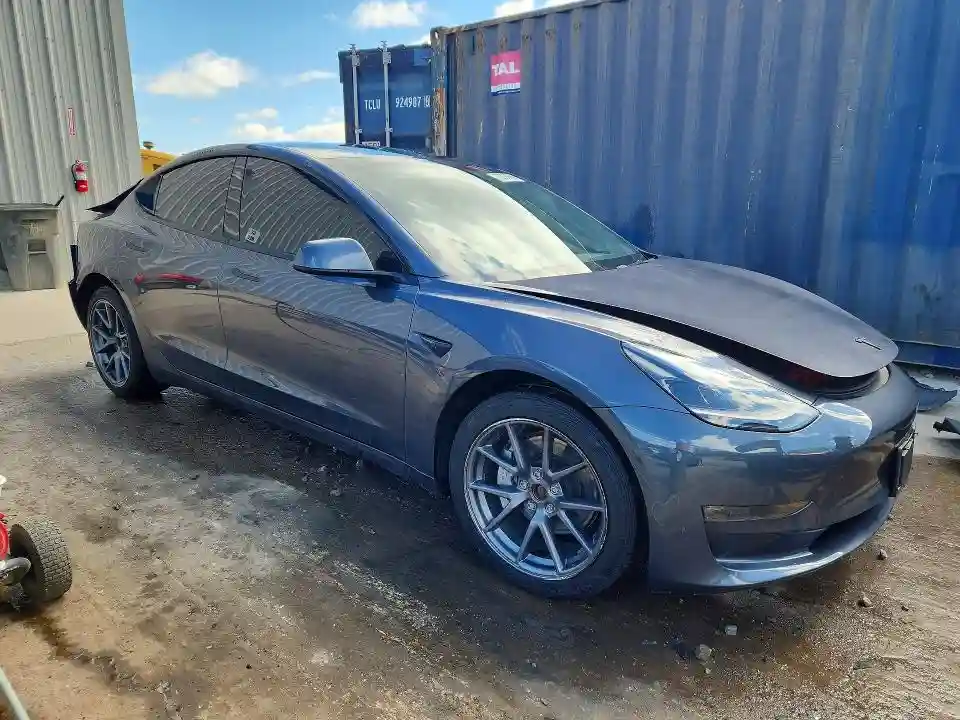 5YJ3E1EB2PF392201 2023 TESLA MODEL 3-3
