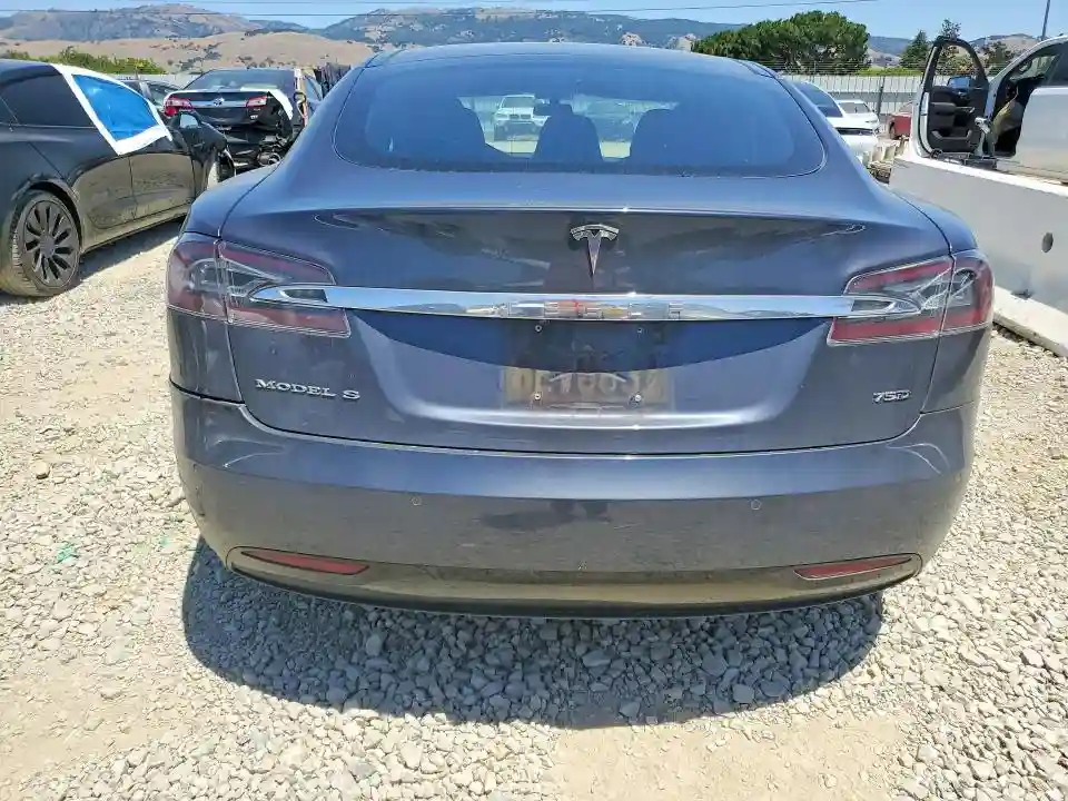 5YJSA1E28JF261207 2018 TESLA MODEL S-5