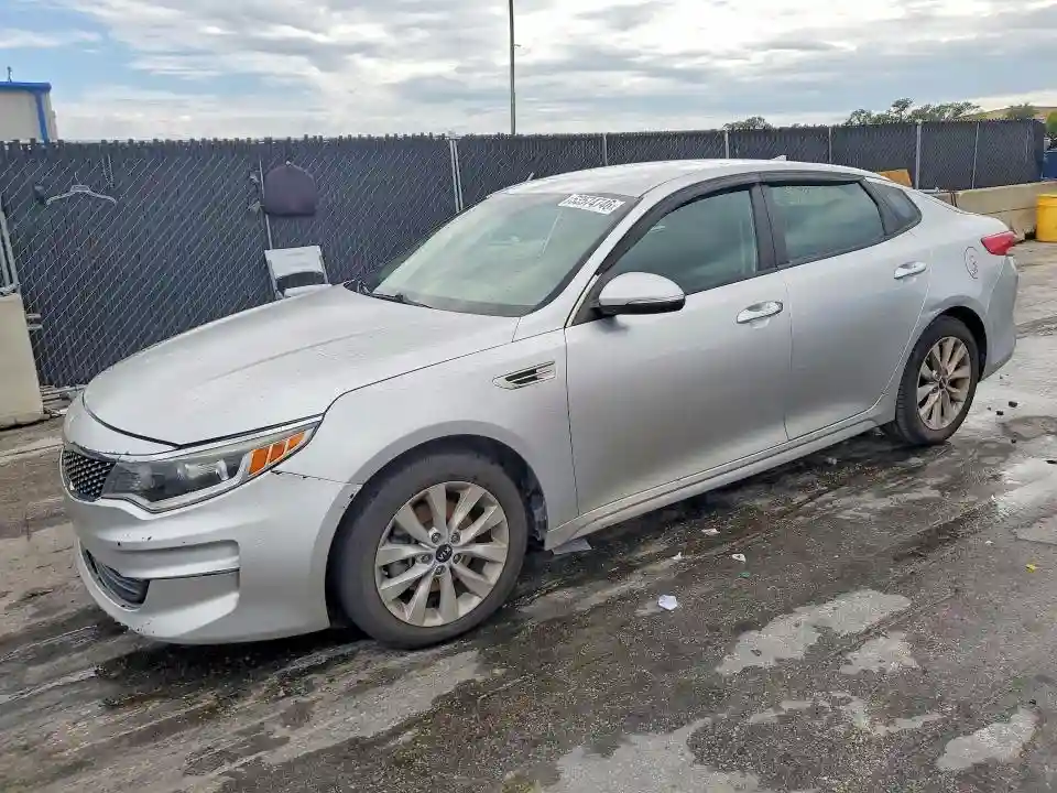 5XXGT4L30HG153538 2017 KIA OPTIMA-0