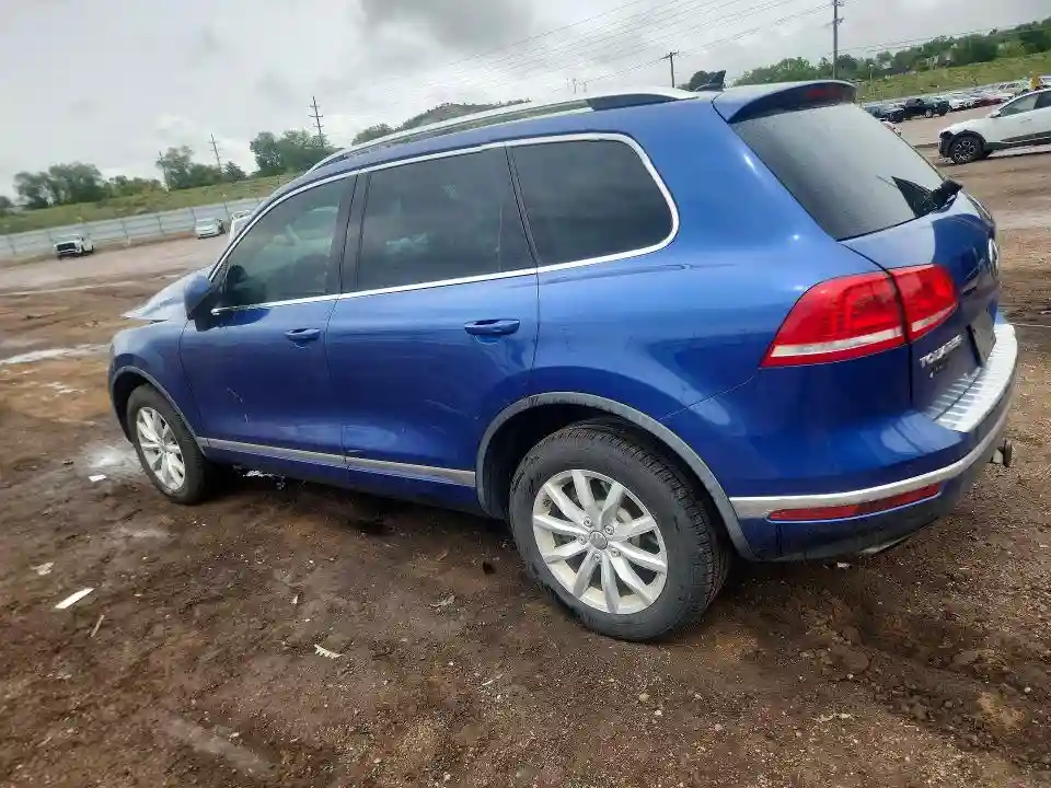 WVGEF9BP7GD010882 2016 VOLKSWAGEN TOUAREG-1