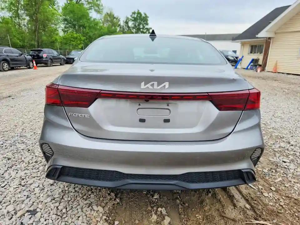 3KPF24AD3RE751823 2024 KIA FORTE LXS-5