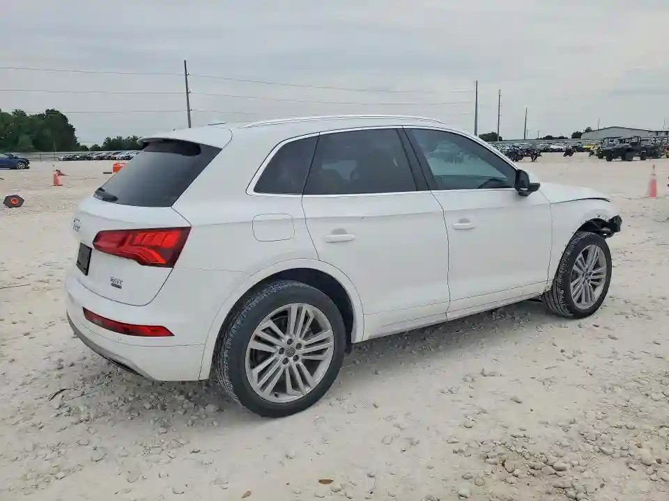 WA1BNAFY7J2126580 2018 AUDI Q5-2