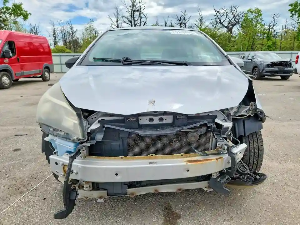 VNKKTUD34FA027515 2015 TOYOTA YARIS-4
