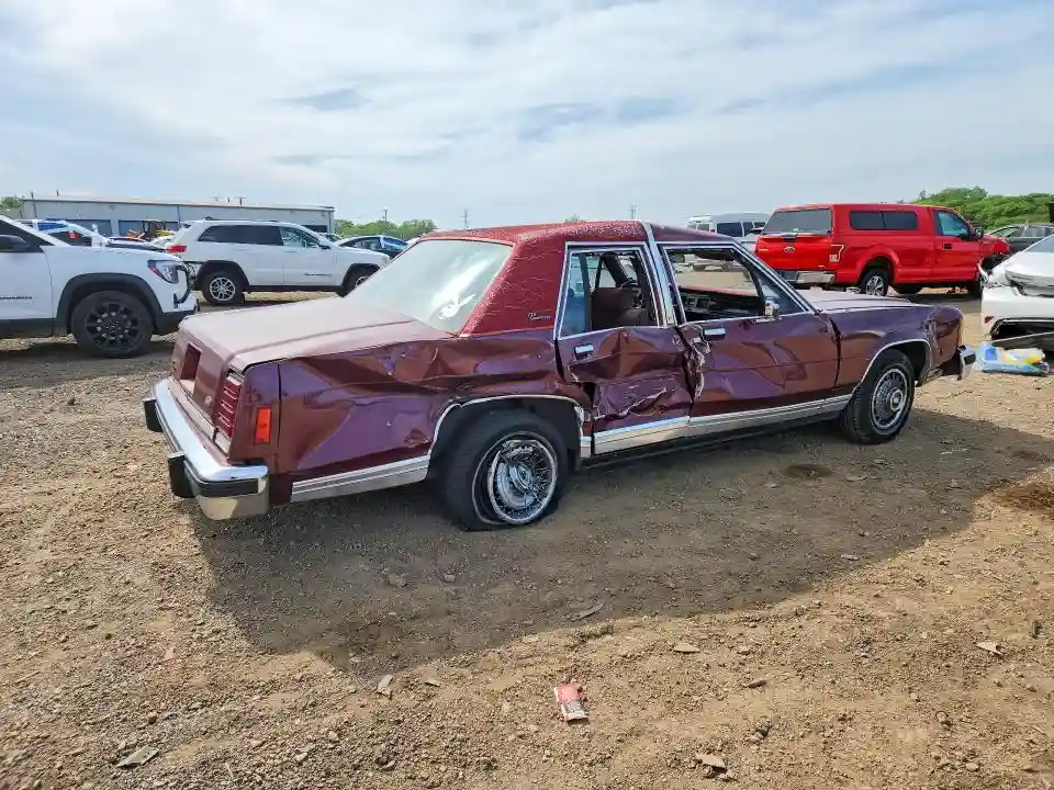 2FABP43F6FX145930 1985 FORD LTD-2
