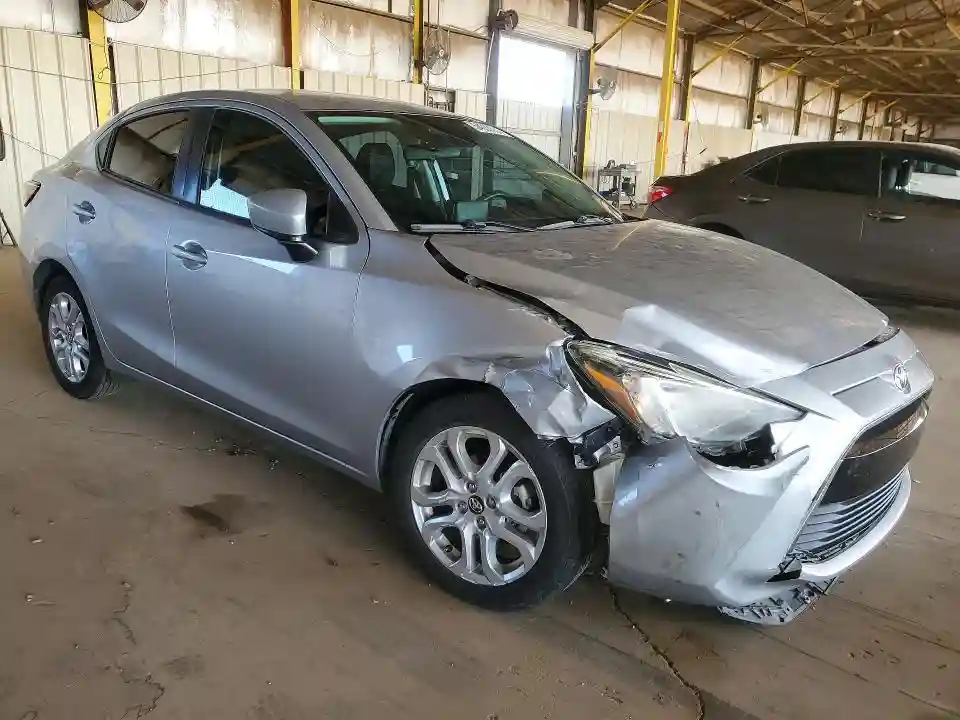 3MYDLBYV3JY309779 2018 TOYOTA YARIS-3