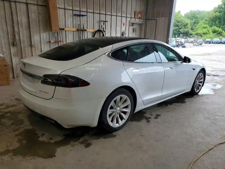 5YJSA1E26LF366296 2020 TESLA MODEL S-2