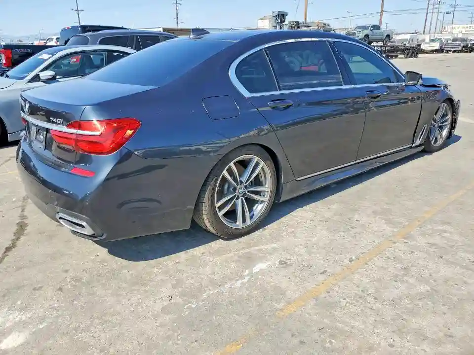 WBA7E4C51KGV28667 2019 BMW 7 SERIES-2